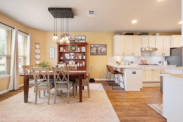 102 McCoy CIR, Bastrop, TX 78602