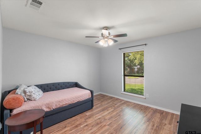 517 Brookwood Drive, Mount Pleasant, TX 75455