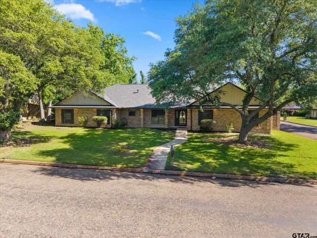 517 Brookwood Drive, Mount Pleasant, TX 75455