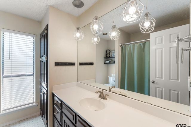 517 Brookwood Drive, Mount Pleasant, TX 75455