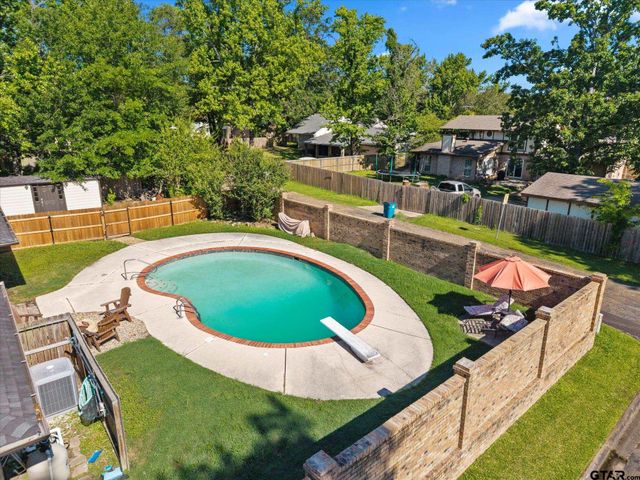 517 Brookwood Drive, Mount Pleasant, TX 75455