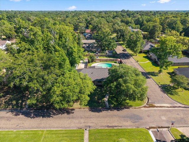 517 Brookwood Drive, Mount Pleasant, TX 75455