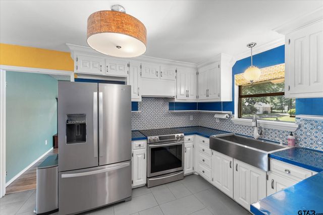 517 Brookwood Drive, Mount Pleasant, TX 75455