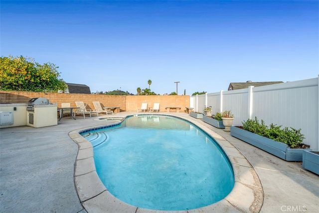 7025 Vista Del Verde, Jurupa Valley, CA 92509