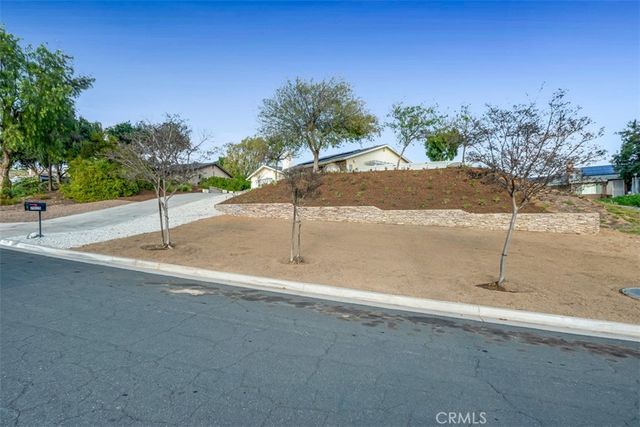 7025 Vista Del Verde, Jurupa Valley, CA 92509
