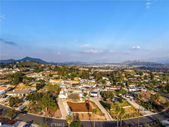 7025 Vista Del Verde, Jurupa Valley, CA 92509