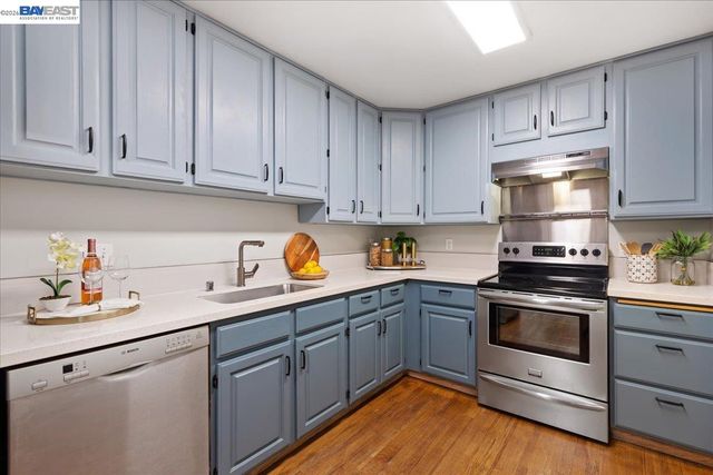 933 Shoreline Dr 203, Alameda, CA 94501