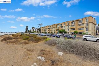 933 Shoreline Dr 203, Alameda, CA 94501