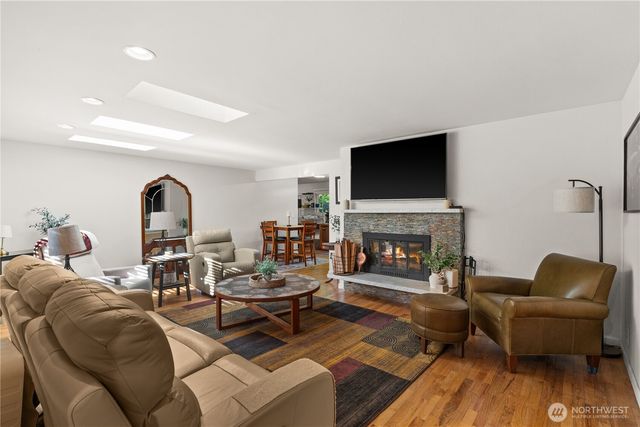 4918 119th Avenue SE, Bellevue, WA 98006