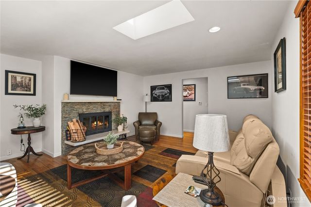 4918 119th Avenue SE, Bellevue, WA 98006