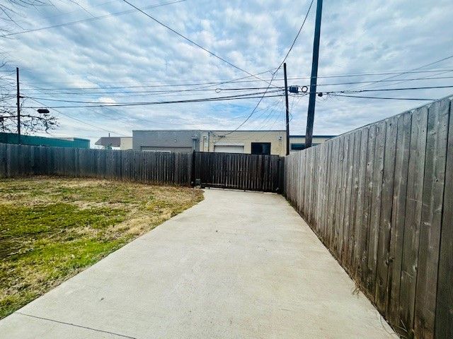 627 W Chestnut Street, Denison, TX 75020