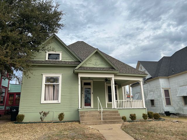 627 W Chestnut Street, Denison, TX 75020