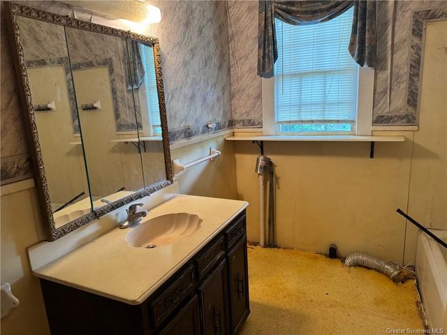 719 E Plaquemine Street, Jennings, LA 70546