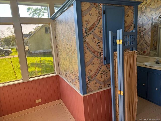 719 E Plaquemine Street, Jennings, LA 70546