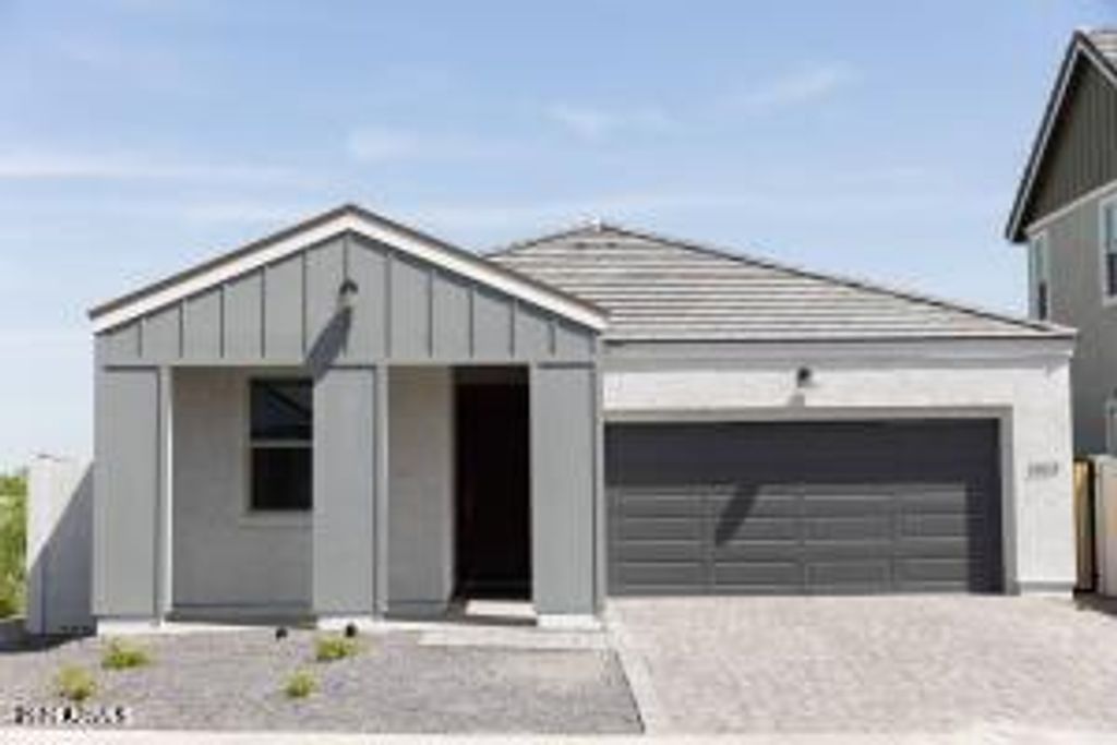 Image 1 of property listing at 5928 S DAISY PATCH Place, Phoenix, AZ 85040