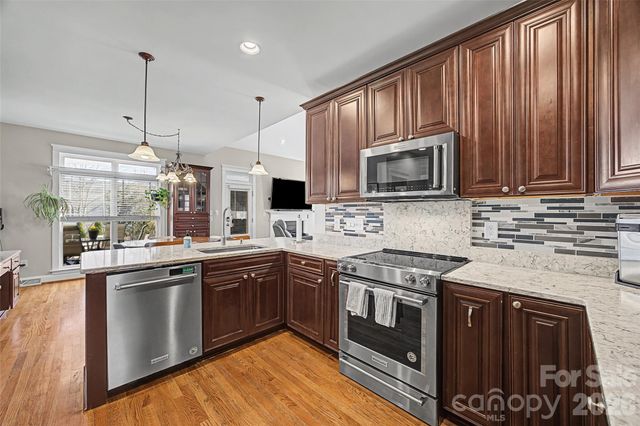 1044 Hunters Run Drive, Tega Cay, SC 29708