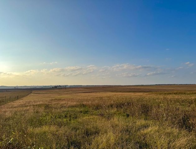 5895 Farek-Loth Road, Schulenburg, TX 78956