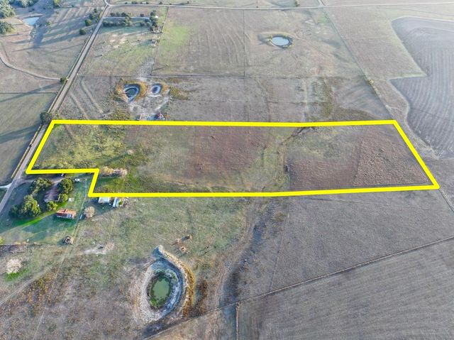 5895 Farek-Loth Road, Schulenburg, TX 78956