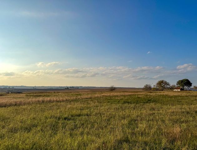 5895 Farek-Loth Road, Schulenburg, TX 78956