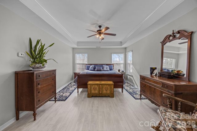 112 E Heart Pine Lane, Statesville, NC 28677