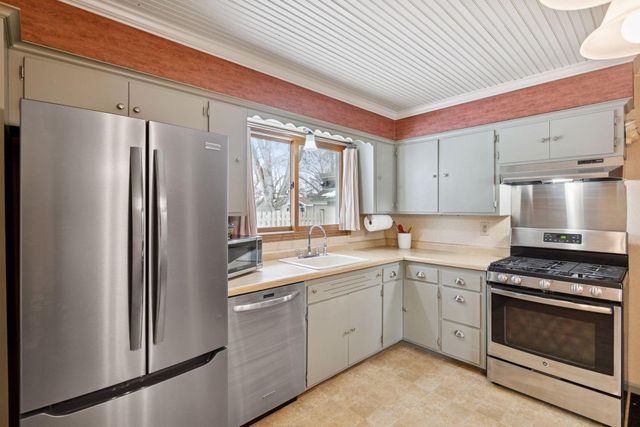 4364 Nicols Road, Eagan, MN 55122