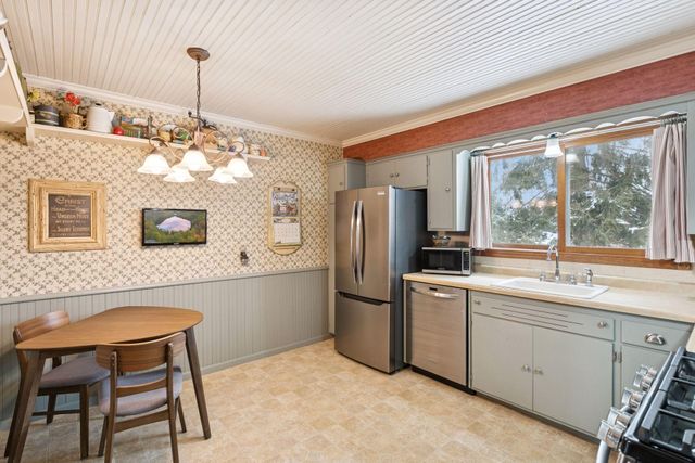 4364 Nicols Road, Eagan, MN 55122