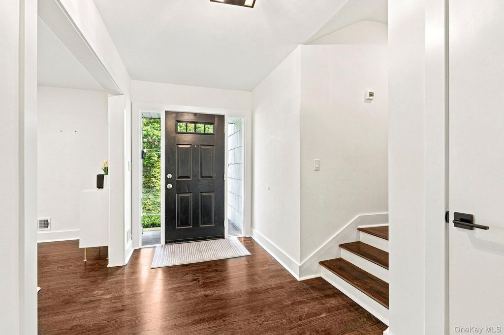 24 Benedict Road, Scarsdale, NY 10583 — photo 3