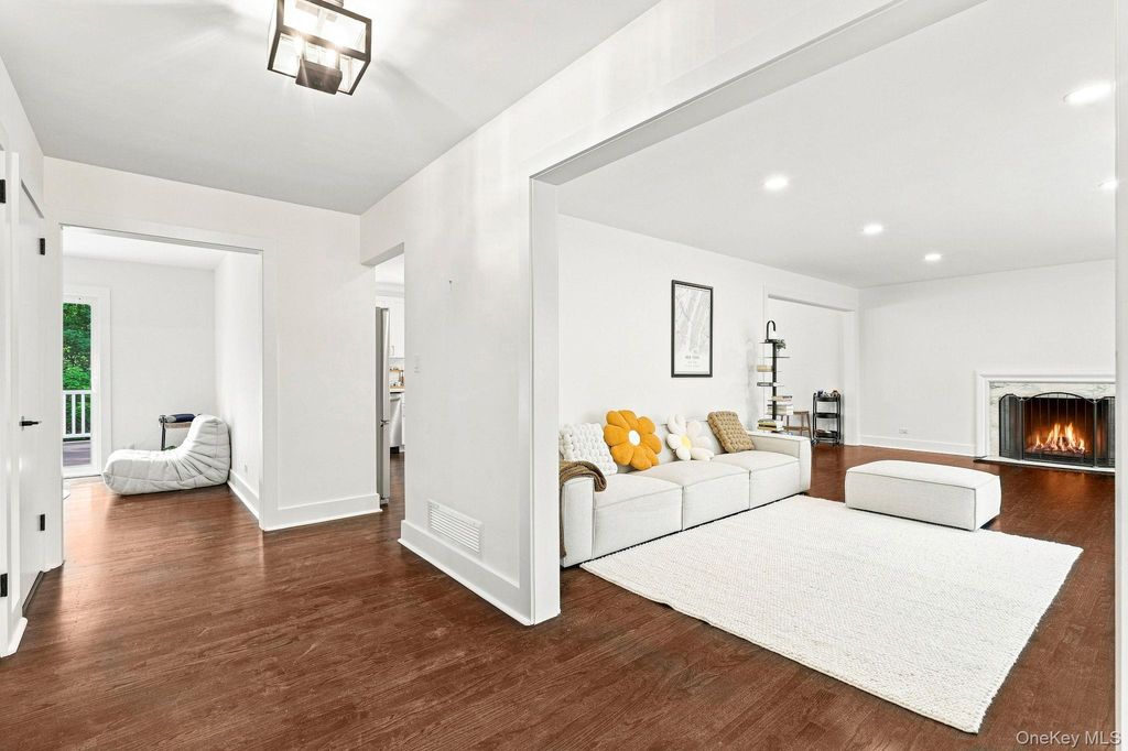 24 Benedict Road, Scarsdale, NY 10583 — photo 4