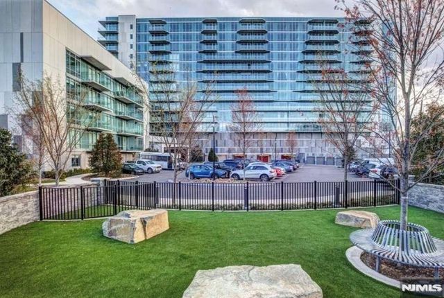 320 Adolphus Avenue 121, Cliffside Park, NJ 07010