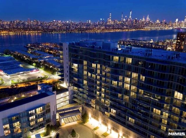 320 Adolphus Avenue 121, Cliffside Park, NJ 07010