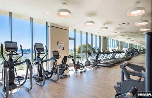 320 Adolphus Avenue 121, Cliffside Park, NJ 07010