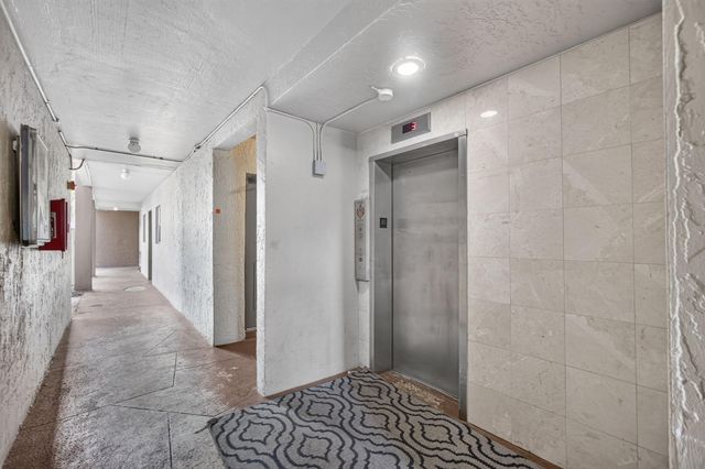 120 Sparrow Drive 304, Royal Palm Beach, FL 33411