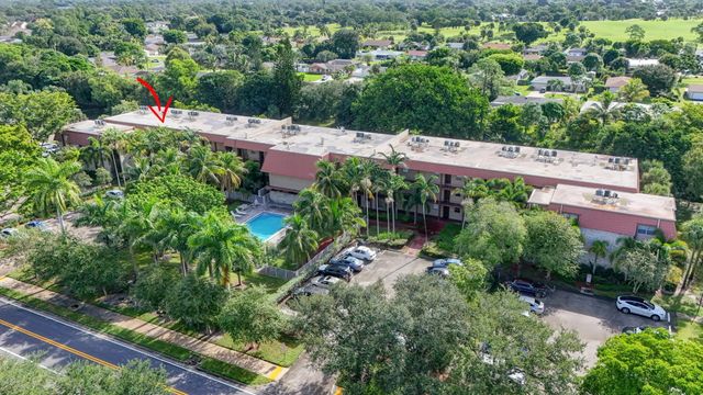 120 Sparrow Drive 304, Royal Palm Beach, FL 33411