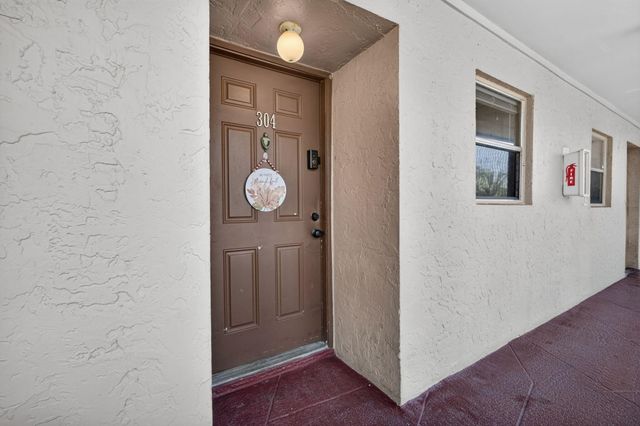 120 Sparrow Drive 304, Royal Palm Beach, FL 33411