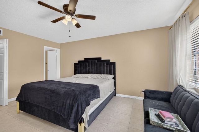 120 Sparrow Drive 304, Royal Palm Beach, FL 33411