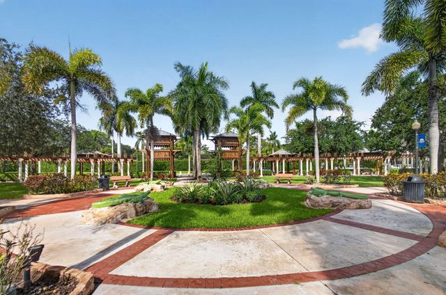 120 Sparrow Drive 304, Royal Palm Beach, FL 33411