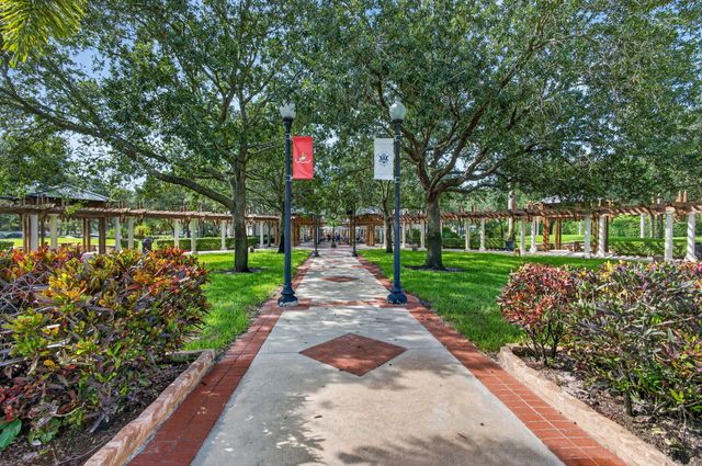 120 Sparrow Drive 304, Royal Palm Beach, FL 33411