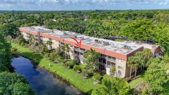 120 Sparrow Drive 304, Royal Palm Beach, FL 33411