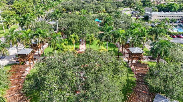 120 Sparrow Drive 304, Royal Palm Beach, FL 33411