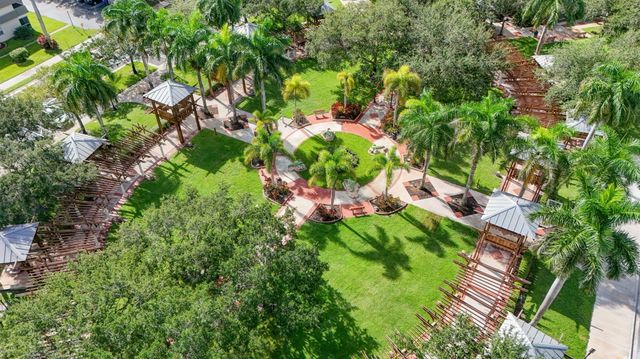 120 Sparrow Drive 304, Royal Palm Beach, FL 33411
