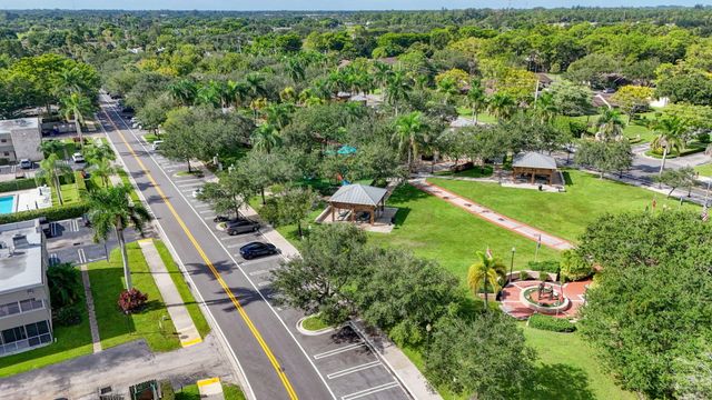 120 Sparrow Drive 304, Royal Palm Beach, FL 33411