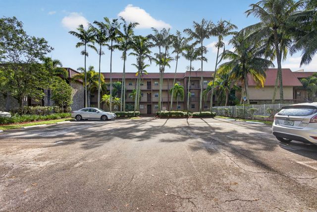120 Sparrow Drive 304, Royal Palm Beach, FL 33411