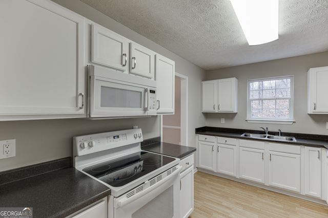 2950 Bridge Drive, Gainesville, GA 30506