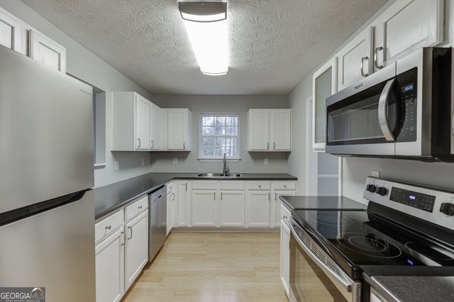 2950 Bridge Drive, Gainesville, GA 30506