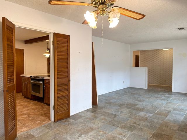 5805 Pecan Circle, Alvarado, TX 76009