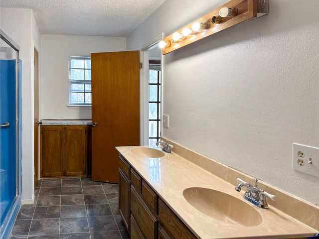 5805 Pecan Circle, Alvarado, TX 76009