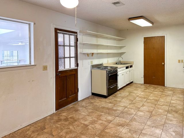 5805 Pecan Circle, Alvarado, TX 76009