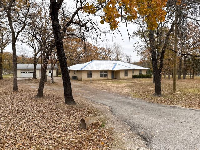 5805 Pecan Circle, Alvarado, TX 76009