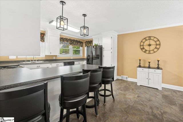 210 Heyward Avenue, Honea Path, SC 29654