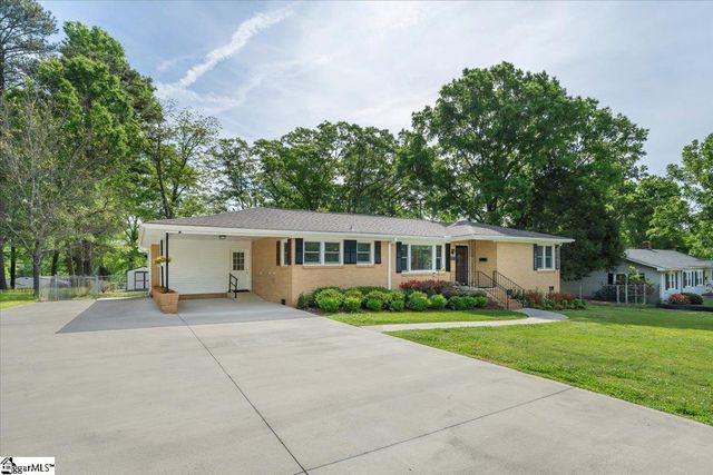 210 Heyward Avenue, Honea Path, SC 29654